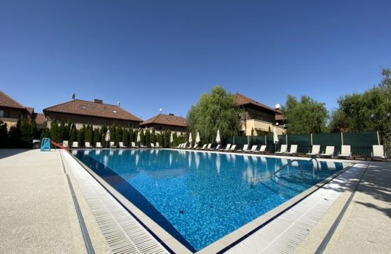 Villa avec cour, située dans un complexe avec piscine et court de tennis, Iancu Nicolae (id run: 14251)