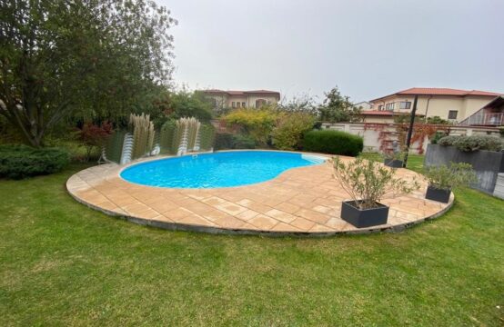 Villa with pool and generous garden, Pipera