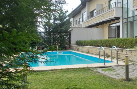 Villa avec piscine, complexe résidentiel, zone Iancu Nicolae (id run: 17439)