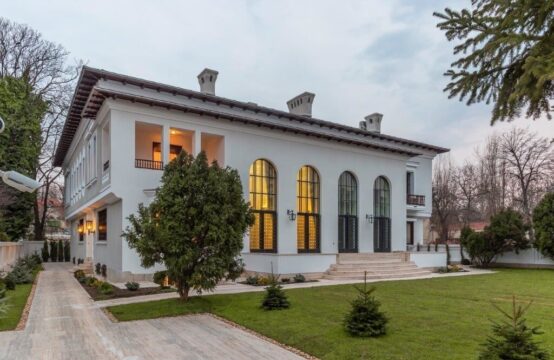 Historic monument villa, located in the Aviatorilor area (id run: 16715)