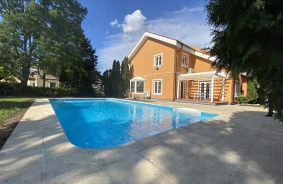 Villa avec piscine, complexe résidentiel, Iancu Nicolae (id run: 19287)